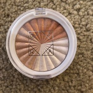 OFRA Highlighter